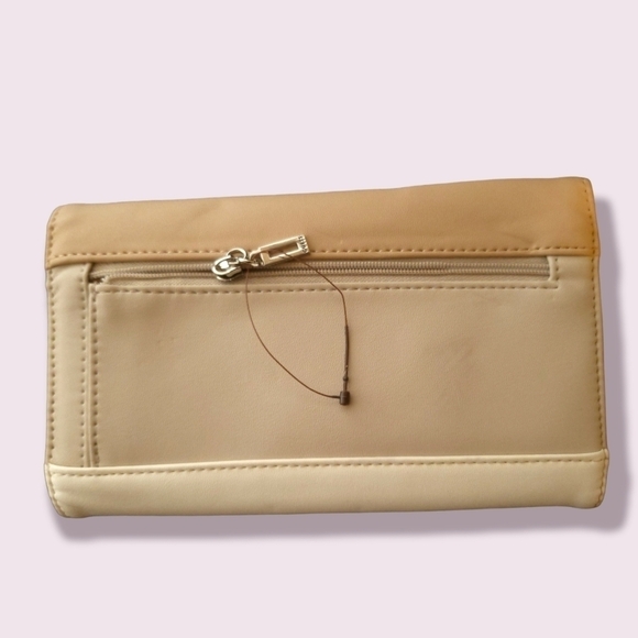 New G by Guess Clutch Colorblock Clutch Wallet Beige Clutch Neutral Clutch - Picture 5 of 6